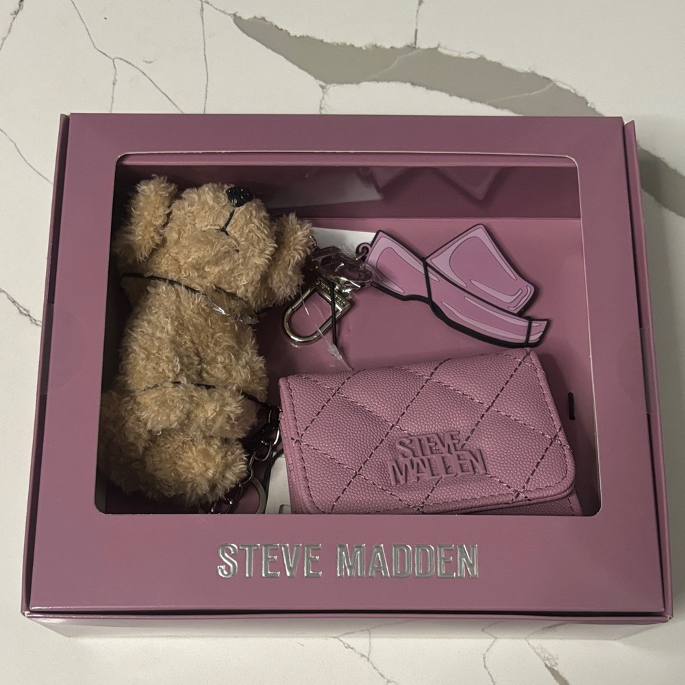 Steve Madden Mauve Keychain and Wallet Set